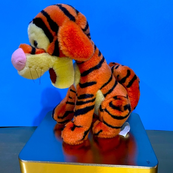 WALT DISNEY VTG WINNIE THE POOH COLLECTIBLE TIGGER WITH EXTRA LONG CURLY TAIL - Picture 7 of 11